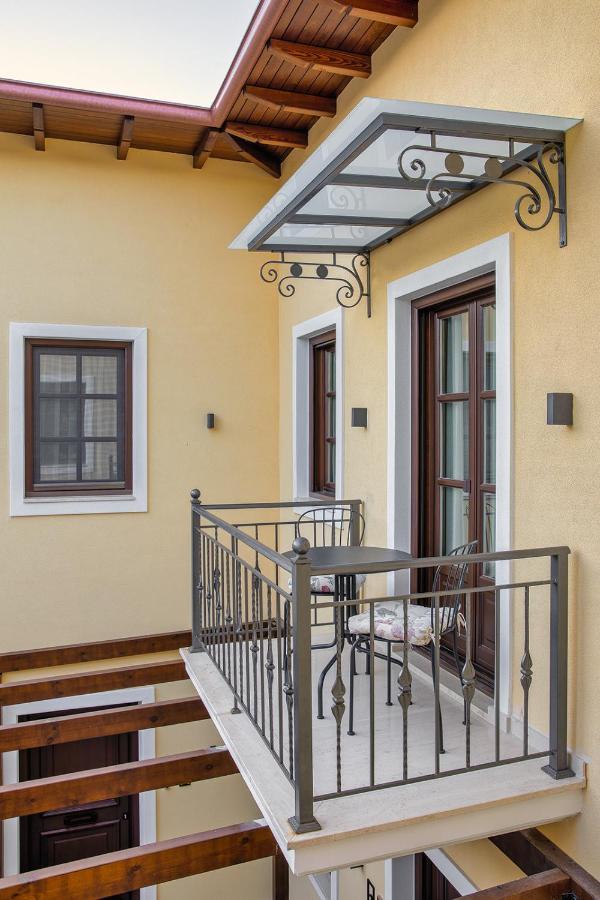 Petrou Suites Ioannina Eksteriør billede